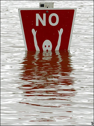 [no-swimming-sign.jpg]